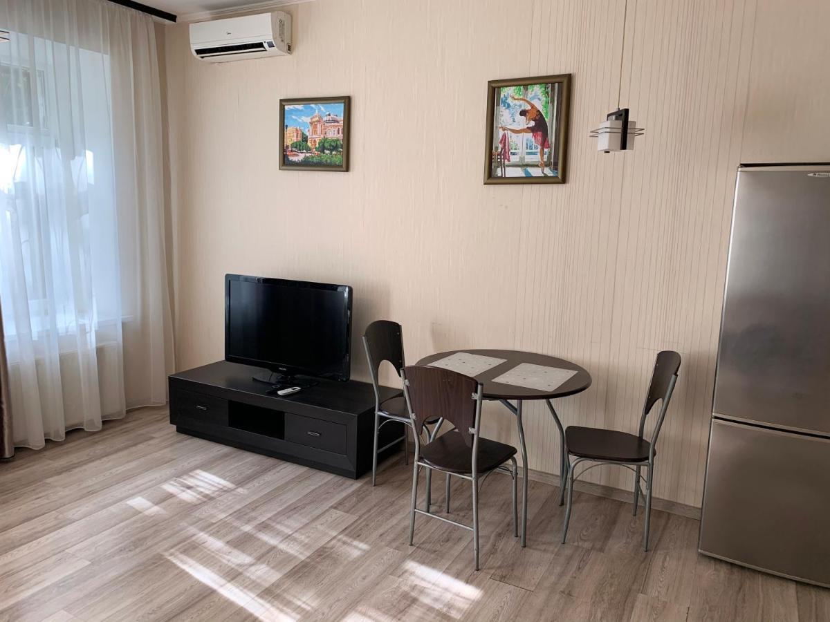 Excellent Apartment In The Center Of Odessa Екстериор снимка